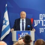 ליברמן מבהיר: "יתהפך העולם – לא אשב עם נתניהו"