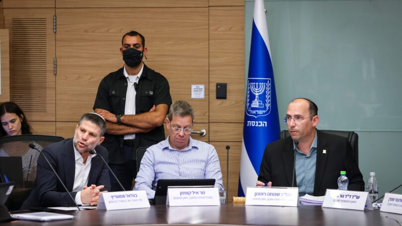 השר סמוטריץ' בוועדת החוקה: "נסיים את דיקטטורת היועמ"שית"