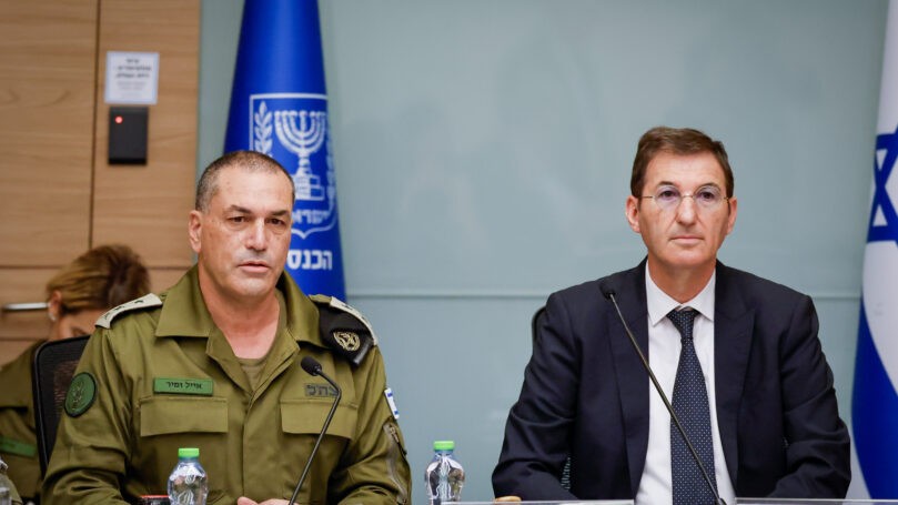 "זה מו"מ או בום": העימות בין הח"כים לרמטכ"ל בוועדת החו"ב