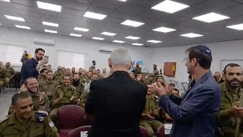 נתניהו נשאל מתי יהיה רמטכ"ל חרדי - כך הגיב | צפו