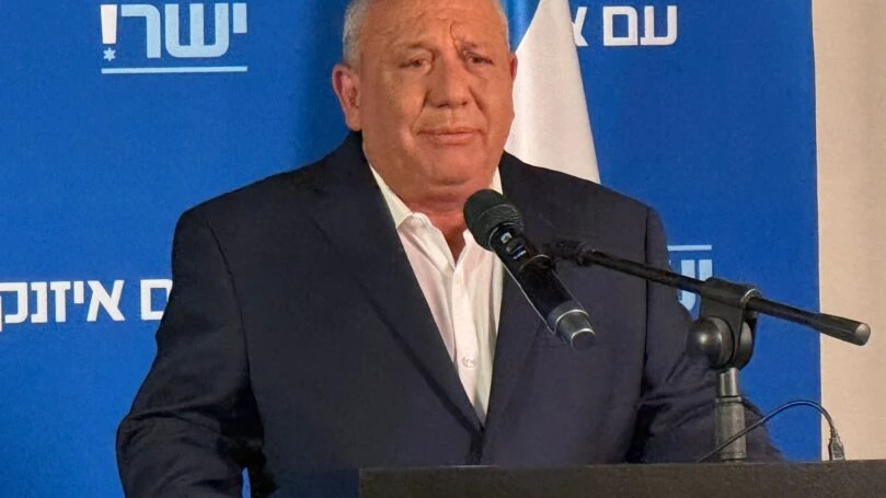 "מתווה 10 הצעדים": התוכנית של איזנקוט לממשלה הבאה נחשפת