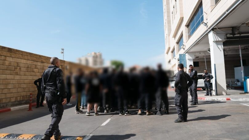 לפני המשחק: בן 15 תקף קצין משטרה בבלומפילד ופצע אותו