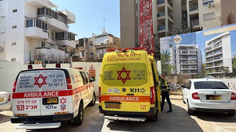 בעקבות נפילת חפץ כבד: פועל בן 30 נהרג באתר בנייה ברמת גן