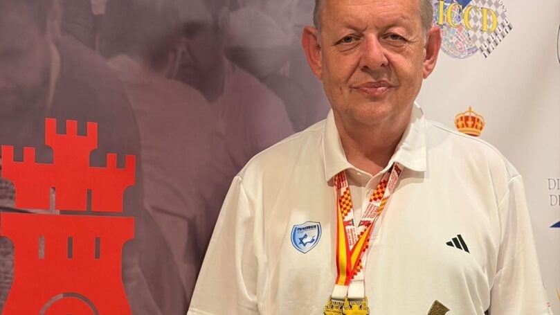הישג היסטורי: שתי מדליות זהב לשחמטאי החירש המעוטר בעולם