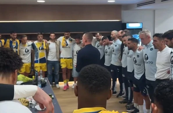 צפו: נאום המוטיבציה של מאמן מכבי ת"א לפני הזכייה בגביע המדינה