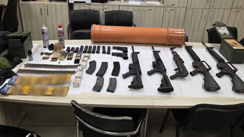 רובי M16 וקלצ'ניקוב: מחסן חוליית החיסול שנחשף הלילה בצפון