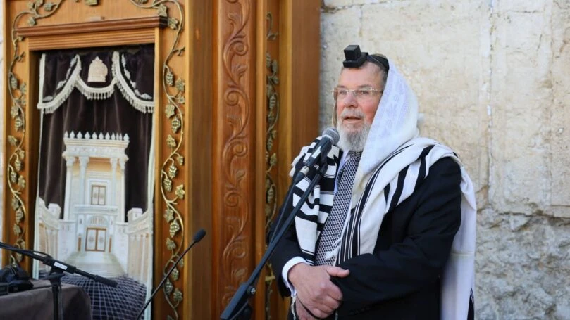 הרב הראשי בקביעה נחרצת: איסור חמור לעלות להר הבית