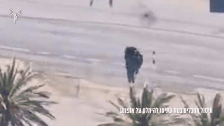מחבלים ניסו להימלט על אופנוע - וחוסלו על ידי רחפן | צפו
