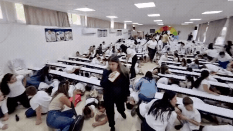 "זו המציאות": אזעקה קטעה את טקס השבועות בקריית שמונה