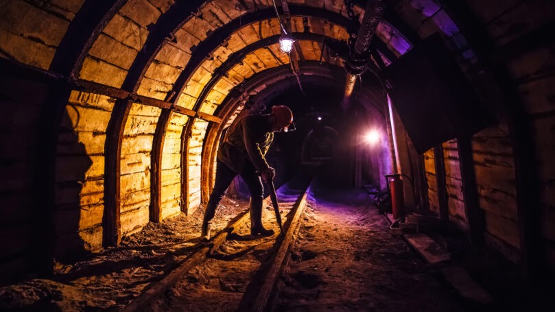 לא כל יום מוצאים דבר כזה: אבן אודם עצומה נחשפה במיאנמר