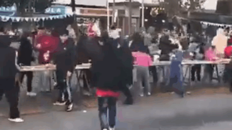תיעוד ביזארי: ניסו לשבור שיא עולמי - אך האירוע התדרדר | צפו