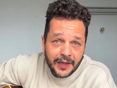 אחרי המתקפה הדמגוגית: הסטנדאפיסט מהליכודיאדה מגיב לראשונה