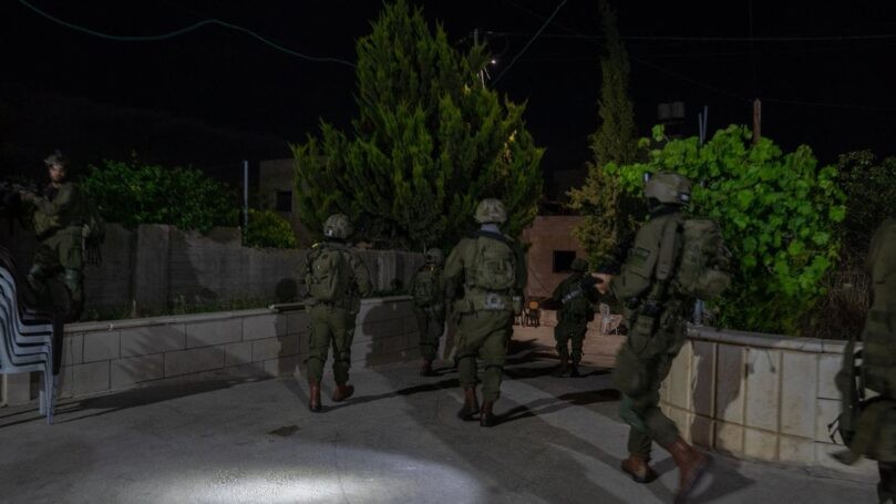 צפו: כוחותינו פשטו על ביתו של המחבל שביצע את פיגוע הדריסה