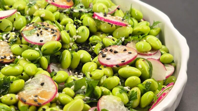 סלט אדממה וצנוניות | צילום: יפית שמעה
