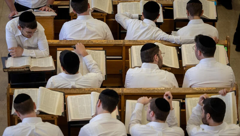 החרדים מקדמים, האופוזיציה מסתערת: מהו חוק יסוד לימוד תורה?