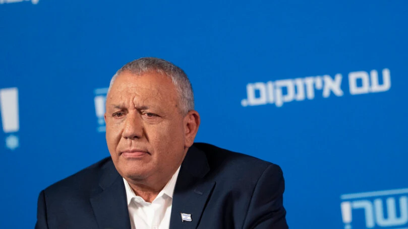 האזינו: כך איזנקוט מנסה למכור ימין - ומחזר אחר הקול הערבי