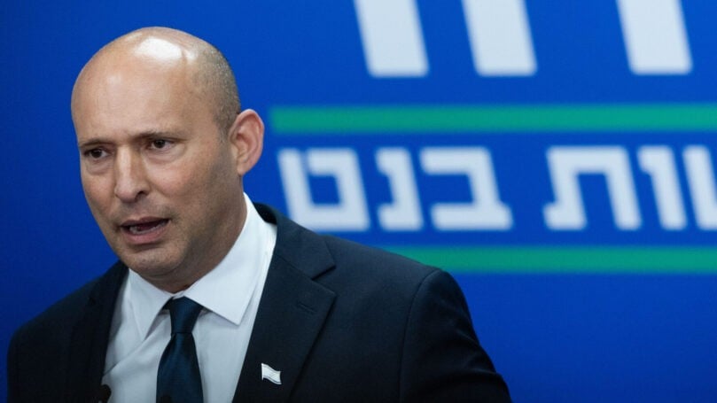 בנט מתחייב: "בממשלה הבאה נפיל את המשטר האיראני"