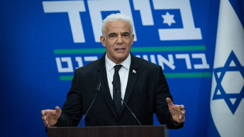לפיד טוען: נודיע בקרוב על הצטרפותו של גדי איזנקוט למפלגה