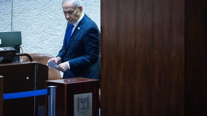 שוב בחירות, שוב הניגון: הצביעות והסטנדרט הכפול של השמאל