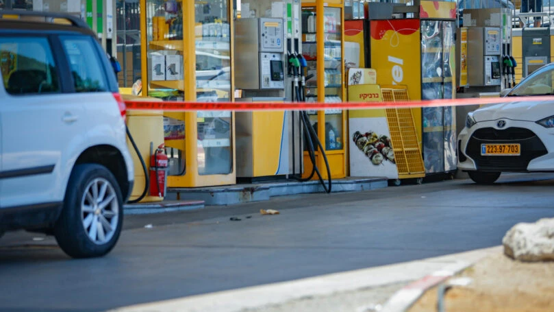 הפיגוע בכוכב יאיר: חשוד בסיוע נעצר בזמן שניסה לדקור שוטרים