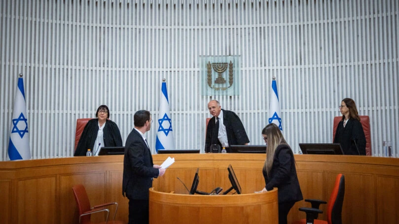 השופטים הוציאו צו על תנאי - וממליצים לבצע הצבעה מחדש