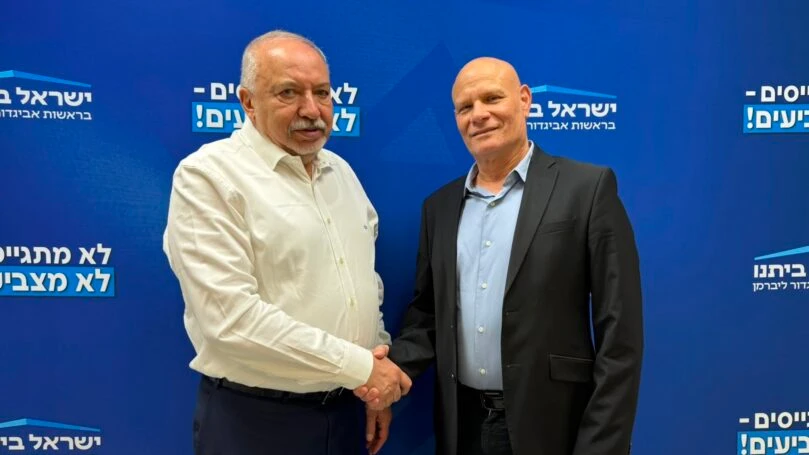 מכה ללפיד: מנכ"ל "יש עתיד" לשעבר מצטרף לליברמן