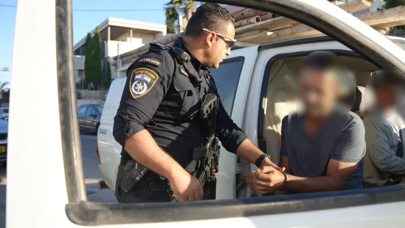 שב"ח התחזה לאדם אחר, זייף מסמכים - ונתפס רק לאחר כחצי שנה