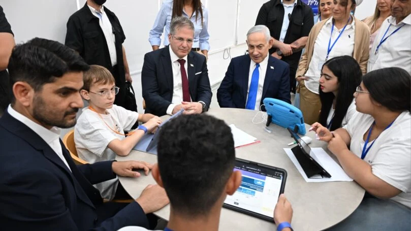 חטיבות הביניים מתחילות לעבור ללמידה באמצעות בינה מלאכותית