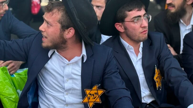 החלו הפגנות החרדים במספר מוקדים; כבישים 1 ו-6 נחסמו | צפו