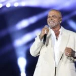 צפו: אייל גולן במחווה מרגשת לזכרו של ישי לוי ז״ל