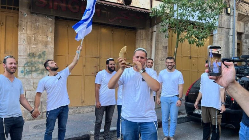 מהפכת הריבונות בעיר האבות: היישוב היהודי מתרחב