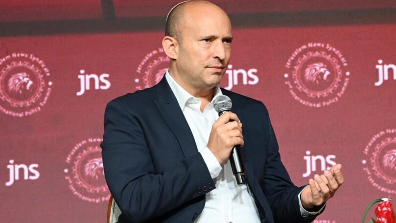 בנט נלחץ מהביקורות ומנסה למזער נזקים: "אני עדיין איש ימין"