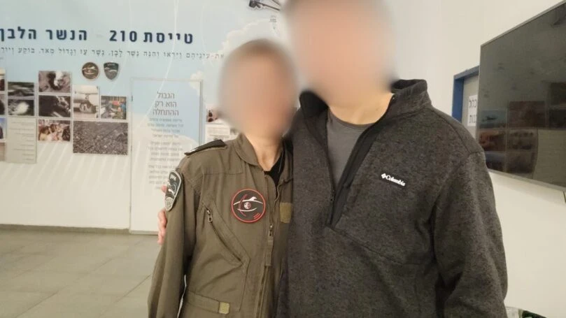 הזוג מחיל האוויר מספק הצצה נדירה: "אף אחד לא יודע מה עשיתי"