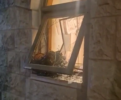 עשרות חרדים קיצוניים הגיעו לפתח ביתו של השופט סולברג