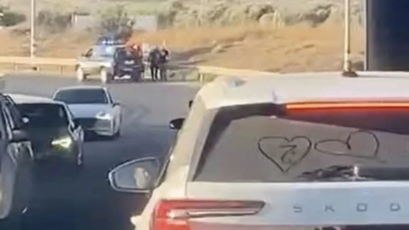 "שלא יתסיסו": המשטרה הורידה דגלי ישראל שנתלו בגליל | תיעוד