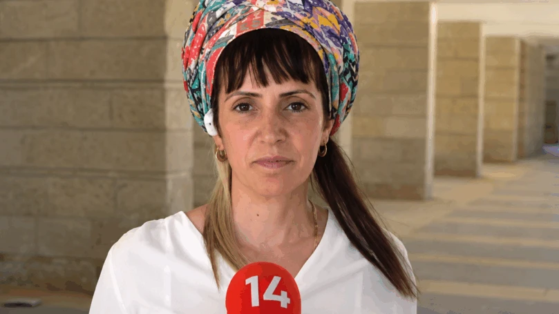הפעילה שחסמה את משאיות הסיוע: "עברתי חיפוש בהפשטה כפושעת"