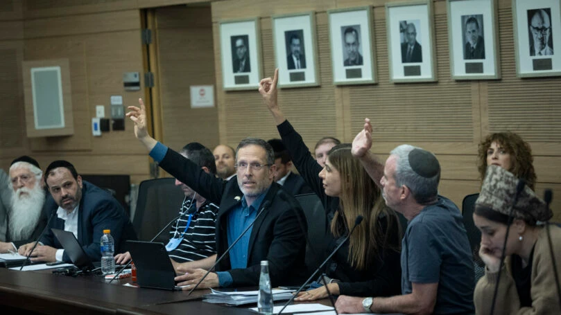 מתקפה נגד הייעוץ המשפטי בוועדה: "מי הסמיך אתכם?!" | צפו