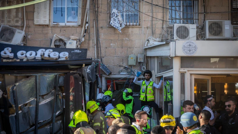 בדיקה ראשונית מעלה: זו הסיבה לתקרית המצערת של קריסת המרפסת