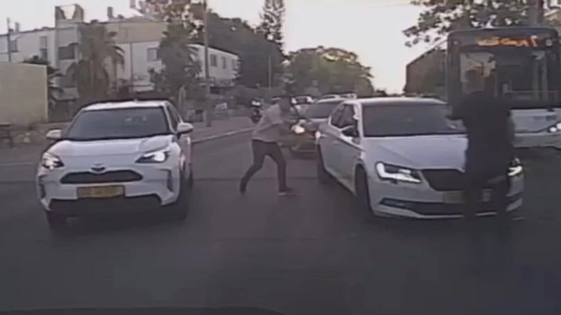 עבריינים ניסו לדרוס שוטרים - שהגיבו בירי ועצרו אותם