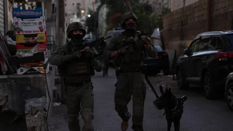 עם מאות שוטרים: פשיטת ענק על סוחרי נשק וסמים ברחבי הארץ