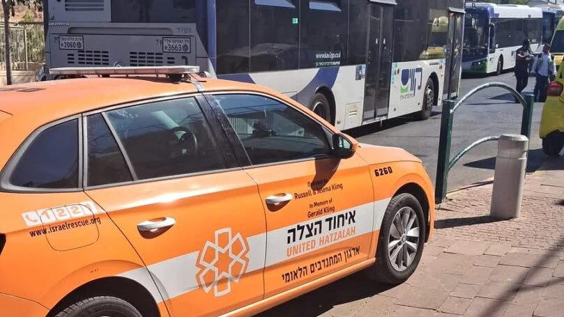 בן 66 התמוטט באוטובוס - ליבו שב לפעום לאחר החייאה | תיעוד