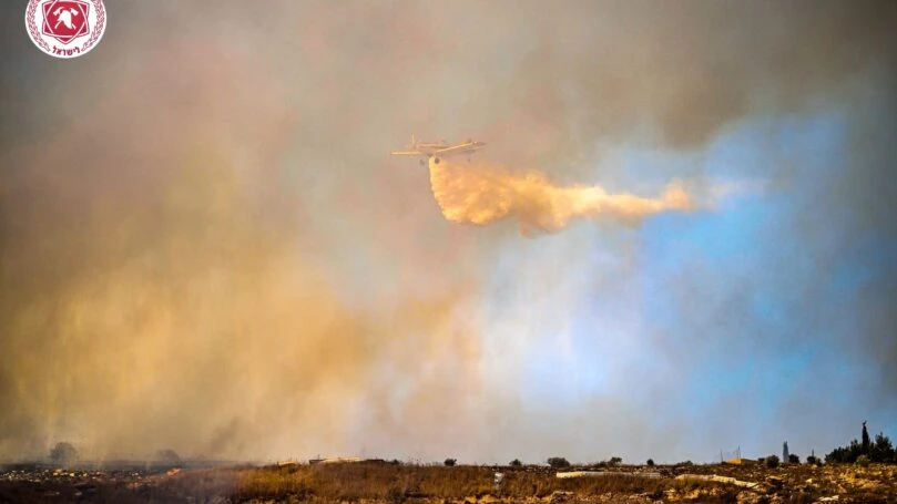שריפה ענקית בחוות גלעד: היישוב פונה, עשרות בתים נפגעו