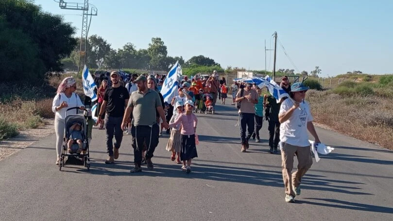 רבבות דגלים, חלום אחד: אלפים צעדו למען חידוש ההתיישבות בעזה