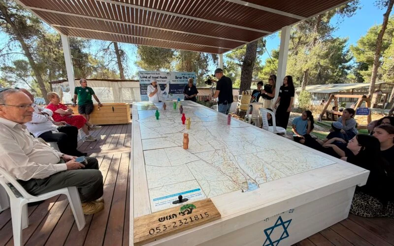 "נאחזים בכל רגב": הושק פאזל מפת ארץ ישראל הגדול בעולם