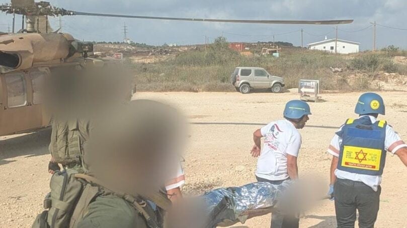 פינוי פצוע נוסף חוות גלעד | צילום: תיעוד מבצעי מד"א