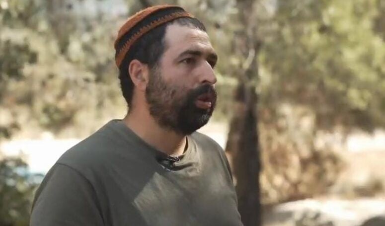 בניהו מלט הי"ד מובא למנוחות: "היה ראשון לכל משימה"