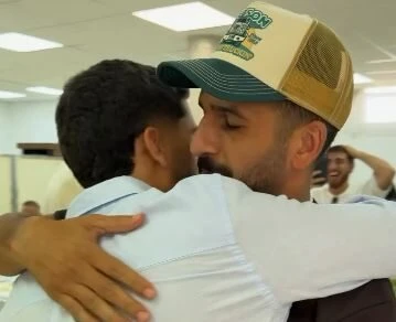 מדהים: בר צברי הפתיע לוחם שנפצע בעזה - וריגש את הרשת | צפו