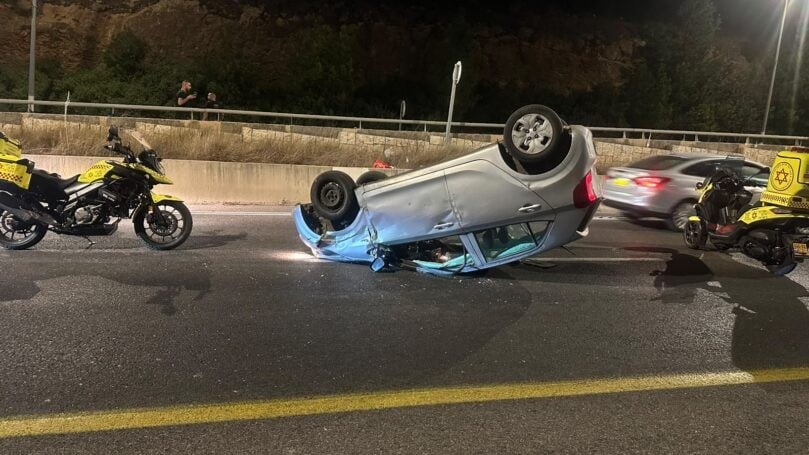 התהפכות רכב בכביש 60: גבר בן 44 נפצע באורח בינוני