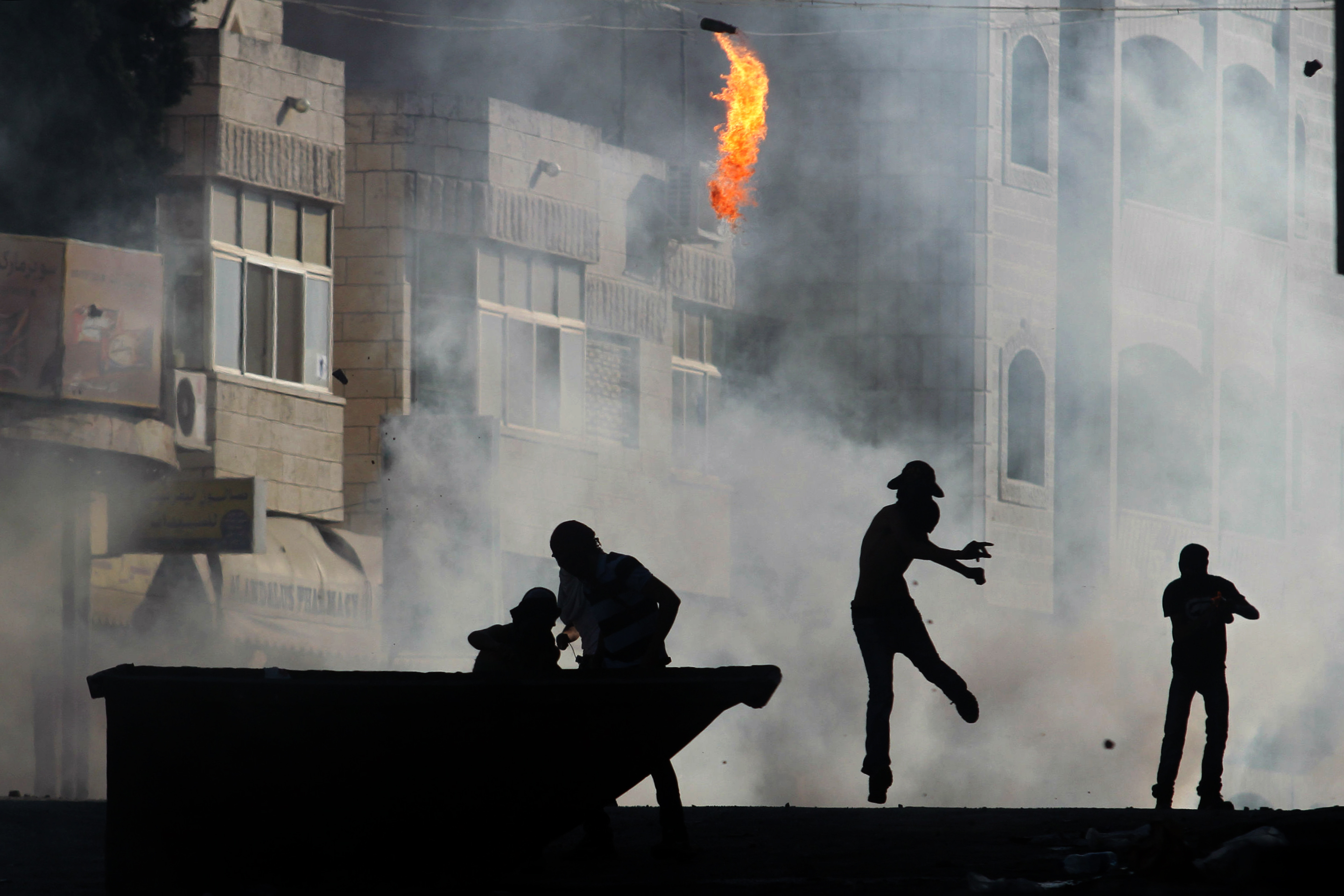 טרור אבנים ובקת"בים. צילום: פלאש 90
