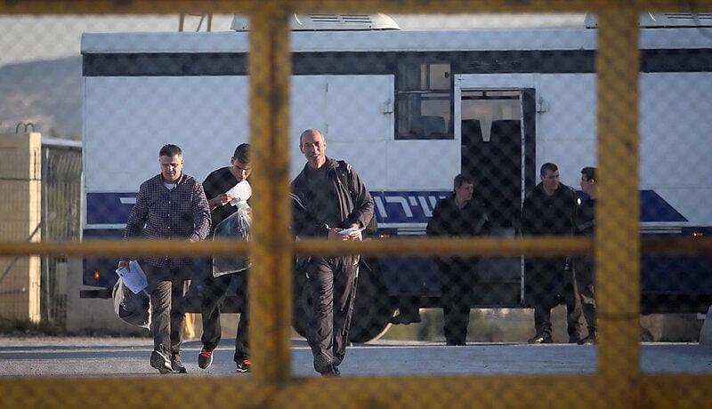 שופטת, מסרונים, חוקר, פוזננסקים, רשות לניירות ערך
